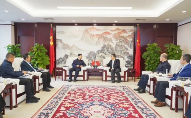 白忠泉董事長與中央廣播電視總臺副臺長齊竹泉會(huì)談